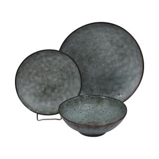 Set of eighteen plates in stoneware grey color