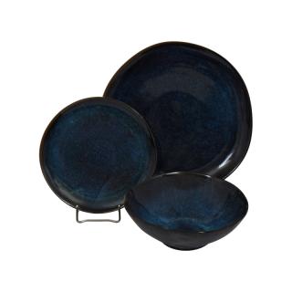Set of eighteen plates in stoneware blue color